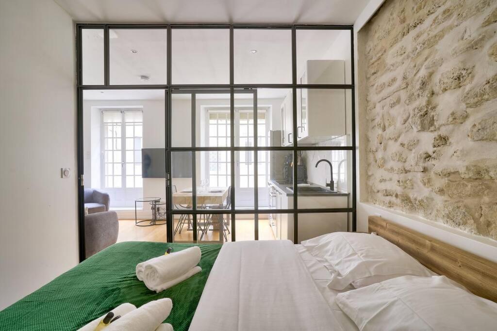 Magnifique Proche Tour Eiffel *